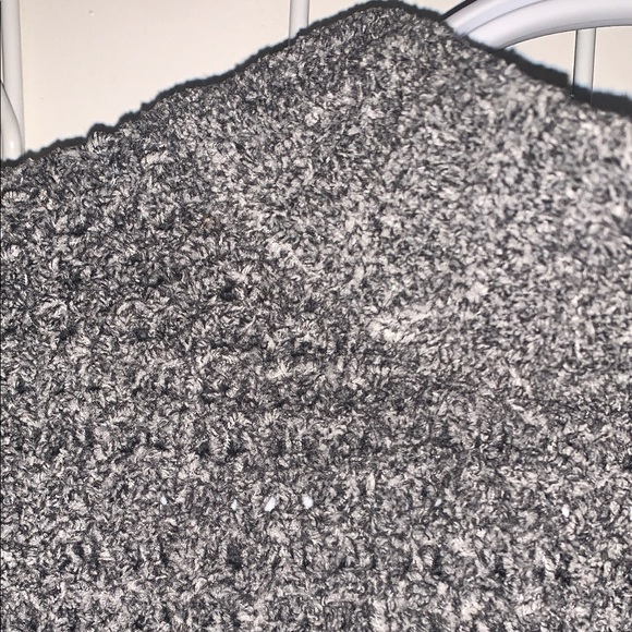 cropped grey fuzzy chenille sweater - Picture 2 of 2